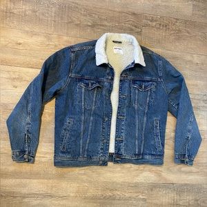Old Navy Men’s Large Sherpa Lined Jean Jacket